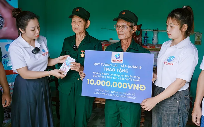 Dịch vụ chăm sóc khách hàng 24/7 qua chat trực tuyến và điện thoại